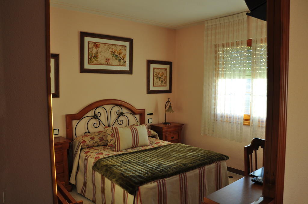 Hospederia Gemma Hotel La Lastrilla Habitación foto